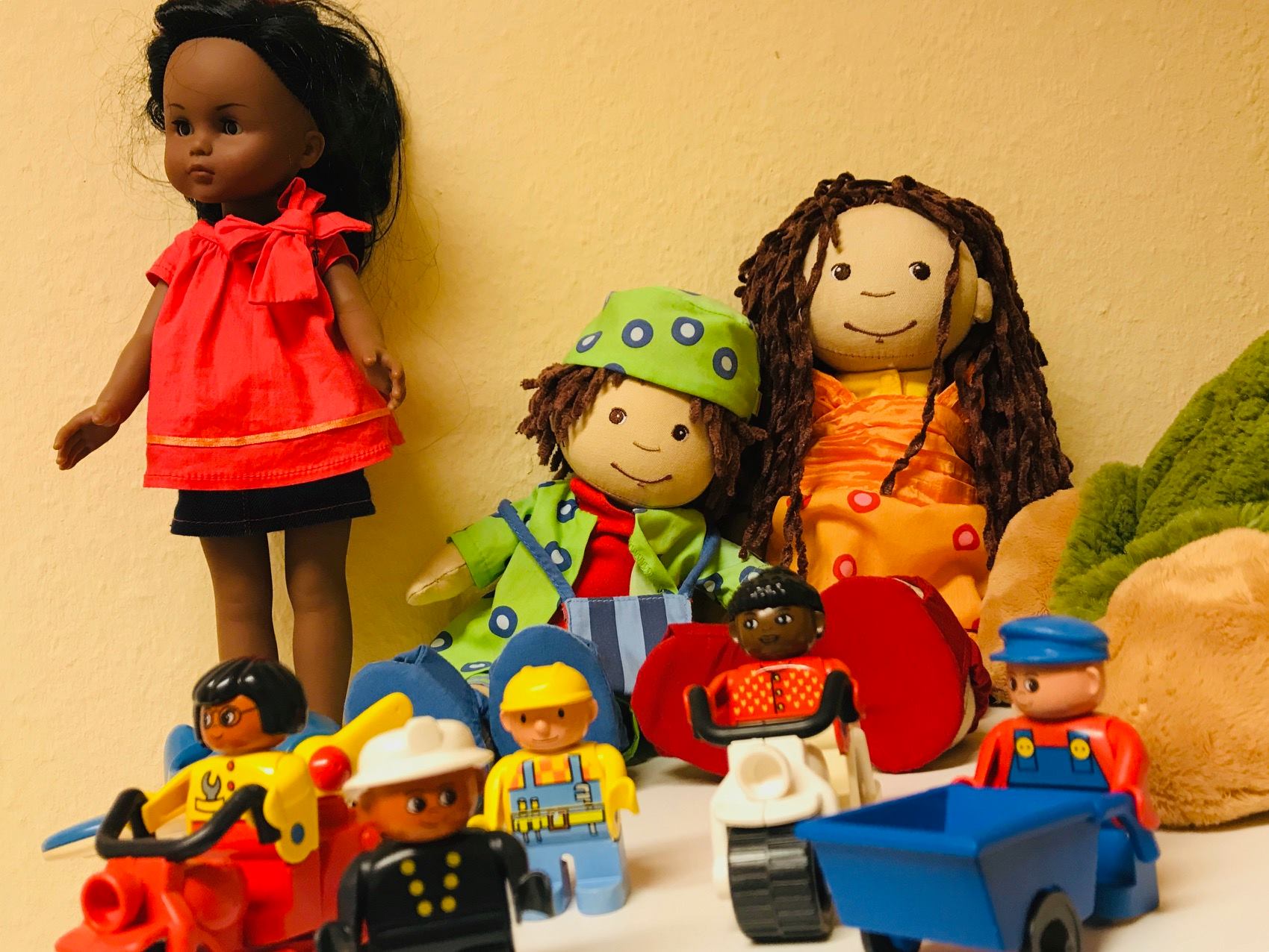 Spielzeug und Puppen für Kinder